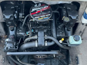 Nouveau moteur diesel marin hors-bord MerCruiser 4.3 MPI 220 CV, essence et électrique pour la navigation de plaisance - Product Image 5