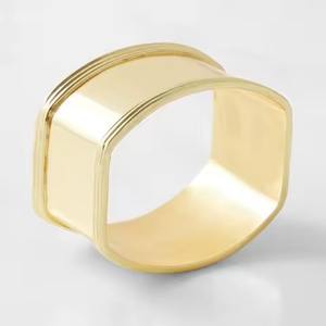 ห่วงรัดผ้าเช็ดปากทองเหลืองที่ทันสมัยพร้อมด้วยงานฝีมือระดับไฮเอนด์สำหรับงานแต่งงานและการรับประทานอาหารที่สวยงามทนทานและเป็นมิตรกับสิ่งแวดล้อม - Product Image 1