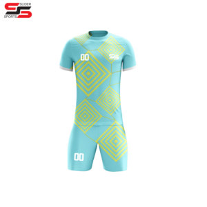 Uniformes de football respirants et confortables en polyester 100% Services OEM Formation de football Uniforme de football en gros - Product Image 1