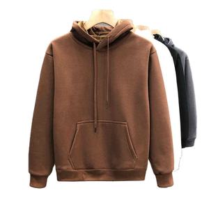 Pull décontracté à capuche pour homme avec poche kangourou, capuche réglable et poignets côtelés, design élégant pour la gym, l'extérieur et le streetwear. - Product Image 4