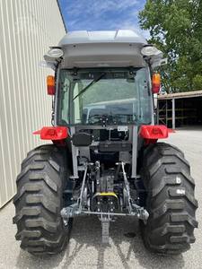 Tracteur à roues MASSEY FERGUSON 2M.50 4WD 160HP Engine 4x4 Drive Type pour ferme et jardin - Product Image 4