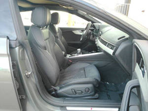 Audi A5 Sportback quattro S line Prem Plus 45 TFSI 2023 en parfait état - Product Image 2