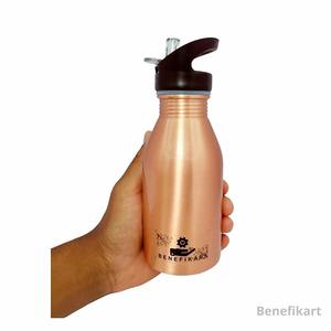 Bouteille d'eau en cuivre pur métal avec extérieur martelé pour un look classique idéal pour la boisson quotidienne et l'hydratation de désintoxication - Product Image 4