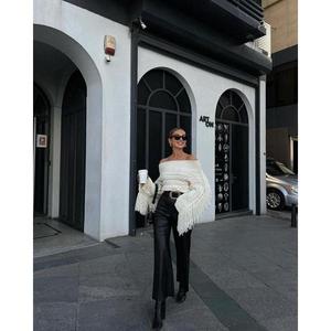 Suéter Aidan con cuello barco y detalle de borlas para mujer 1276-15 - Product Image 1