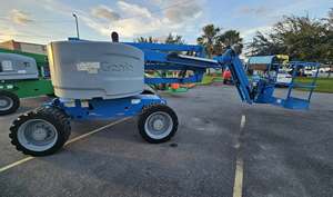 Chariot élévateur contrepoids Genie Diesel 4x4 neuf/occasion pour travaux de construction tout-terrain, commande assise, couleur bleue - Product Image 3
