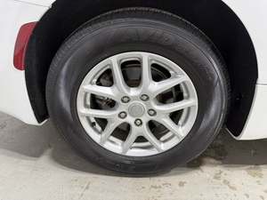 Increíble Chrysler Voyager LXi FWD 2020 Usada en Perfectas Condiciones, con Poco Kilometraje, en Existencia, Oferta Increíble - Product Image 5