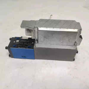 Válvula direccional hidráulica 4WRPEH6 4WRPEH 6 C3 1/G24K0/A1M 4WRPEH 6 C3 2/G24K0/G24K0/A1M 4WRPEH 6 C3 2/G24K0/G24K0 - Product Image 1