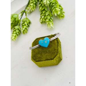 Brazalete en Forma de Corazón de Plata de Ley y Turquesa Kingman Donovan Skeets - Accesorio de Moda - Product Image 4