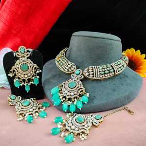 ชุดสร้อยคอห้อยจากเพทายและไข่มุกของวิคตอเรียสำหรับผู้หญิงพร้อมติกก้า Maang เหมาะสำหรับงานแต่งงานงานเฉลิมฉลอง - Product Image 3