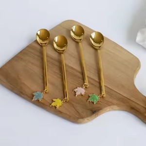 Juego de Cubiertos de Diseño con Cabeza Dorada con Acabado de Espejo, Perfecto para Celebraciones en la Mesa del Comedor - Product Image 5