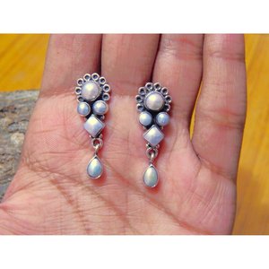 Pendientes de tuerca florales de perlas naturales de Plata de Ley 925, joyería ligera de piedras preciosas naturales para regalo de aniversario - Product Image 3