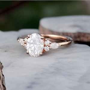 Anillo de Compromiso de Moissanita con Corte Ovalado, Estilo Vintage, Chapado en Oro Rosa de 14K sobre Plata 925, Anillo Nupcial Art Deco con Diseño de Racimo y Marquesa - Product Image 5