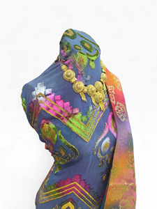 Ensemble de châles en tissu Maqbal Dirac bleu avec broderie géométrique multicolore et jacquard floral arc-en-ciel - Product Image 2