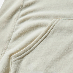 Diseñado para los que marcan tendencia, este sudadera con capucha de algodón combina un diseño elegante con un ajuste relajado para guardarropas a la vanguardia de la moda. - Product Image 3