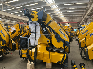 Grúa hidráulica articulada telescópica GSQZ330 montada en camión - Product Image 5