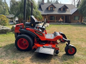 Tondeuse autoportée professionnelle Kubota ZD1211 diesel de qualité supérieure, prête à l'emploi pour l'entretien des pelouses commerciales - Product Image 4