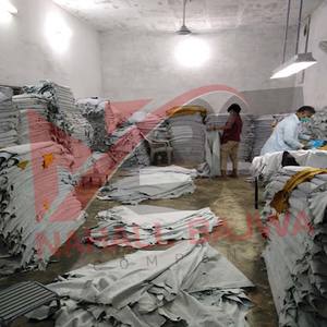 Veste de soudage en cuir de vachette de qualité supérieure Veste de soudeurs de travail résistante aux étincelles en cuir de sécurité industrielle pour usage intensif. - Product Image 4