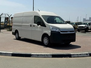 Fourgonnette d'occasion 2025 Hi Passagers Van H300 3.5 MT Euro VI Dark AWD Intérieur impeccable Volant à gauche/droite Sièges en cuir - Product Image 5