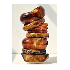 กำไลเรซิ่นคุณภาพสูงกันน้ำสำหรับสุภาพสตรี ผิวเงางาม น้ำหนักเบา ปรับแต่งได้ เครื่องประดับแฟชั่นสำหรับสไตล์โมเดิร์นและดั้งเดิม - Product Image 1