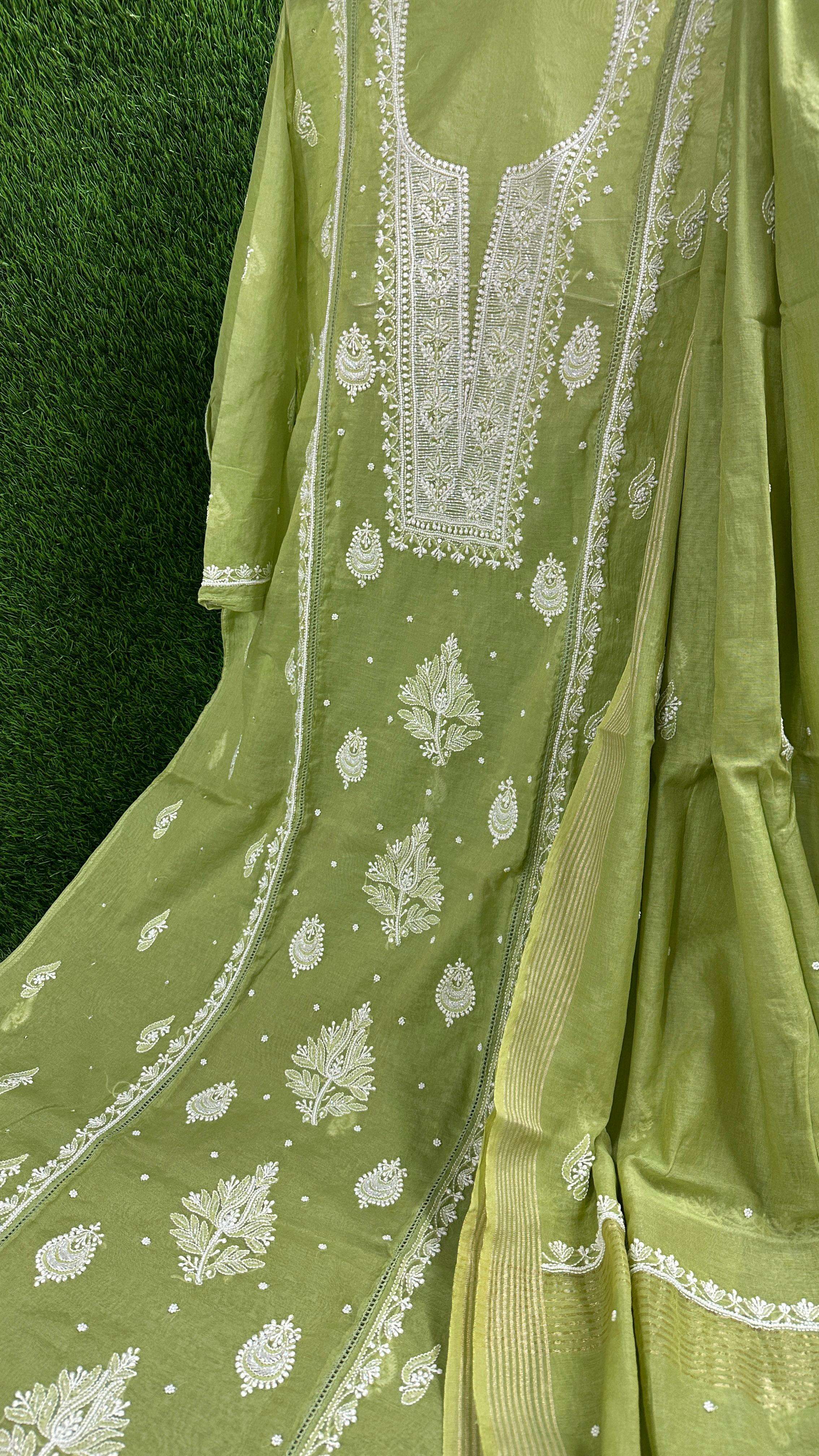 สีเขียว