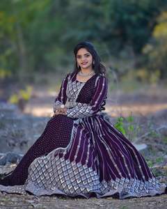 Élégant ensemble Fox Georgette Lehenga Choli avec broderie lourde et filet Dupatta pour mariages, réceptions et occasions festives - Product Image 5