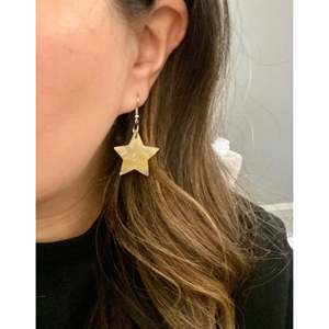Pendientes Colgantes de Plata de Ley y Jaspe Bumblebee Hechos a Mano en el Suroeste, Diseño de Estrella, Ideales para Regalo - Product Image 2