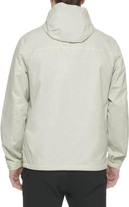 Chaqueta Cortavientos Retro Ligera para Hombre con Logotipo Personalizado, Cierre de Cremallera, Impermeable, Colores Contrastantes - Product Image 4