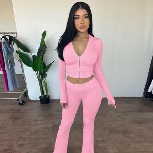 Conjunto personalizado de otoño con capucha para mujer, Chaqueta corta con bolsillo y cremallera, conjuntos de jogging de terciopelo, chándales de terciopelo - Product Image 3