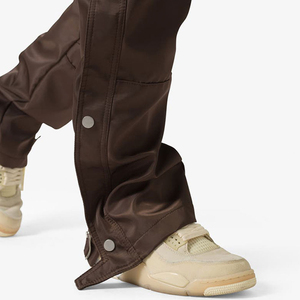 Pantalones Cargo de Cuero para Hombre con Múltiples Bolsillos y Diseño Elegante y Ajustado, Pantalones Cargo de Cuero Modernos para Hombre en Venta en Línea - Product Image 5