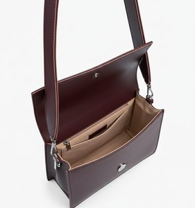 กระเป๋าหนังสีน้ำตาลเบอร์กันดีแบบสะพายข้างสำหรับผู้หญิง สายสะพายกว้าง กระเป๋าสะพายไหล่ทรงสี่เหลี่ยมแบบมินิมอล ลายลูกกวาด ซิป แฟชั่น - Product Image 6