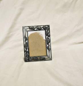 High quality metal <b>photo</b> <b>frame</b> designed for stylish interiors adding elegance to personal <b>photo</b> collections - Product Image 5