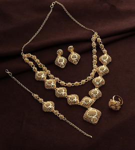 Micro chapado en oro cobre latón Chapado en oro collar conjunto caja cadena para mujer como regalo - Product Image 1