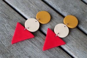 Trendy Ladies Resin Crafts Statement <b>Earrings</b> Elegant Design for Fashion-Conscious Women - Product Image 2