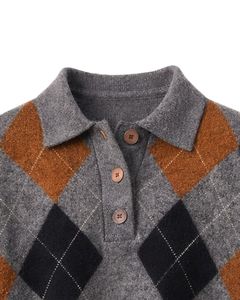 Pull Polo Court en Tricot Argyle Gris Brun Personnalisé pour Femmes Manches Longues Patte de Boutonnage Doux Hiver Casual Mode Haut OEM - Product Image 5