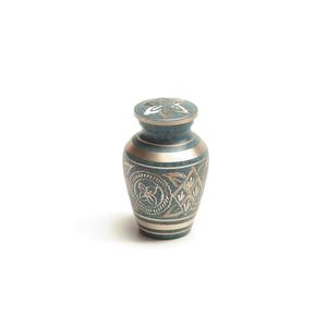 Urnes de crémation de souvenir de cendres Fournisseur de funérailles fait à la main Petits jetons Urne de crémation de souvenir Meilleure vente Urnes en métal faites à la main - Product Image 3