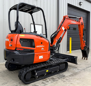 รถขุดขนาดเล็ก KUBOTA KX033-4 รุ่นใหม่ แบบมีห้องโดยสารปิดครบชุด สำหรับงานก่อสร้างอเนกประสงค์ น้ำหนัก 2 ตัน - Product Image 6