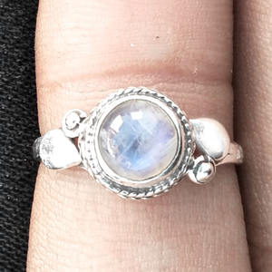 925พลอยมูนสโตนสีรุ้งแหวนเงินสเตอร์ลิงเครื่องประดับชั้นดีตั้งเป็นหนามเตยสำหรับงานเลี้ยงวันเกิดของเด็กผู้หญิง - Product Image 2