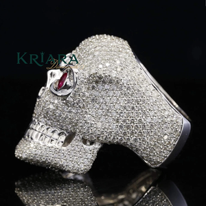 Anillo de calavera de plata 925 con diamantes cultivados en laboratorio de corte brillante redondo y ojos de rubí, estilo punk, joyería para hombre. - Product Image 3