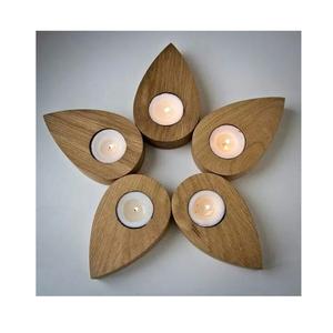 Portavelas de Madera Maciza de Primera Calidad Diseñado para un Ambiente Cálido Iluminado por Velas que Mejora los Interiores del Hogar con un Atractivo Rústico pero Moderno - Product Image 6