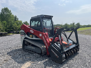 Takeuchi TL12V2 2025: Cargadora Compacta de Orugas para Trabajos Forestales, Trituración, Desbroce, Construcción y Trabajos Pesados - Product Image 6