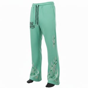 Pantalon évasé en molleton de coton premium pour homme, vert délavé au soleil, avec logo personnalisé en strass thermocollé, coupe ajustée - Product Image 5