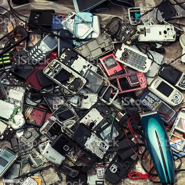 Potongan ponsel lama dan potongan ponsel untuk dijual grosir dengan biaya rendah