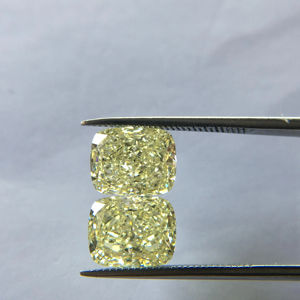 เบาะยาวสีเหลืองอ่อนแฟนซี2.31กะรัต VVS1ตัดเกรดชัดเจนเพชรทรงหลวม100% จากอินเดียเป็นจำนวนมาก - Product Image 1