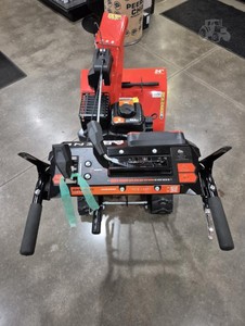 (GN) Fast Shipping 2024 compact Track 24 Snow Blowers - Product Image 5