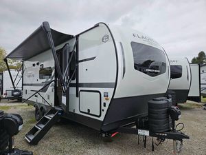 Autocaravana de Lujo Nueva 4X4WD, Mini Caravana, Remolque RV para 4-6 Personas, Autocaravana de Lujo Todoterreno con Ducha y Baño - Product Image 2