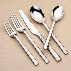 Vente en gros de couverts pour restaurant en plein air pour mariage Poignée de designer en acier inoxydable de luxe argenté poli et martelé - Product Image 5