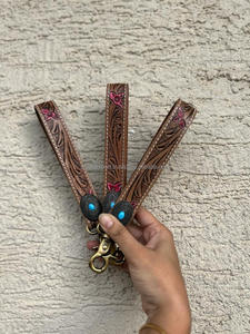 พวงกุญแจหนังแบบมีสายรัดสำหรับอุปกรณ์เสริมพวงกุญแจหนังลายดอกไม้ - Product Image 4