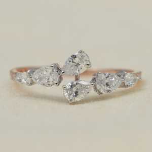 Anillo de Compromiso con Diamante Cultivado en Laboratorio en Forma de Pera - Plata de Ley/Oro/Platino Claridad VS Ancho de Banda de 1.6 mm - Elegantes Anillos de Diamantes - Product Image 3