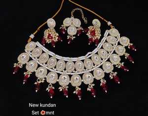 Nouveau Design Plaqué Or Perle Verte Traditionnelle & Kundan Collier Clouté Ensemble de Bijoux pour Femme - Product Image 4