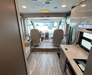 Mejor Oferta: Autocaravana Usada CLEAN 2023 T-h-o-r A-x-i-s 24.1, Remolque de Viaje - Product Image 3